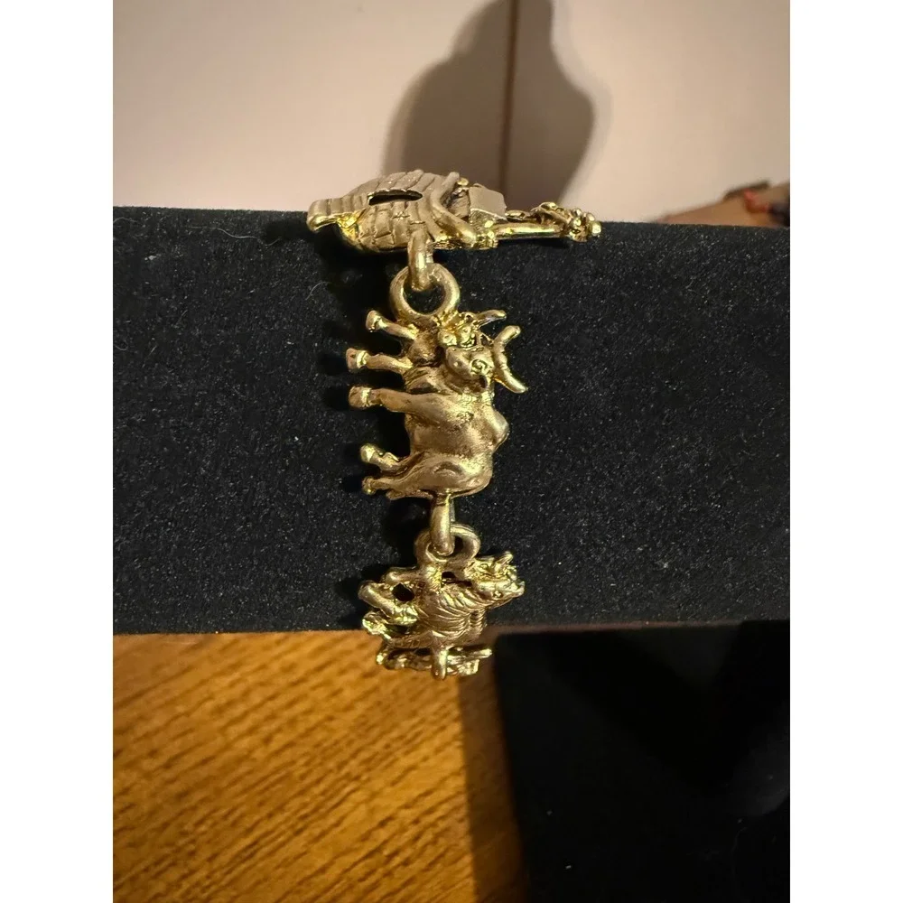 Vintage Noahs Ark Animal Link Bracelet Gold Tone Elephant Giraffe Religious